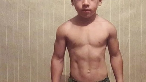 5-годишно чеченско момче направи впечатляващ рекорд по лицеви опори 
