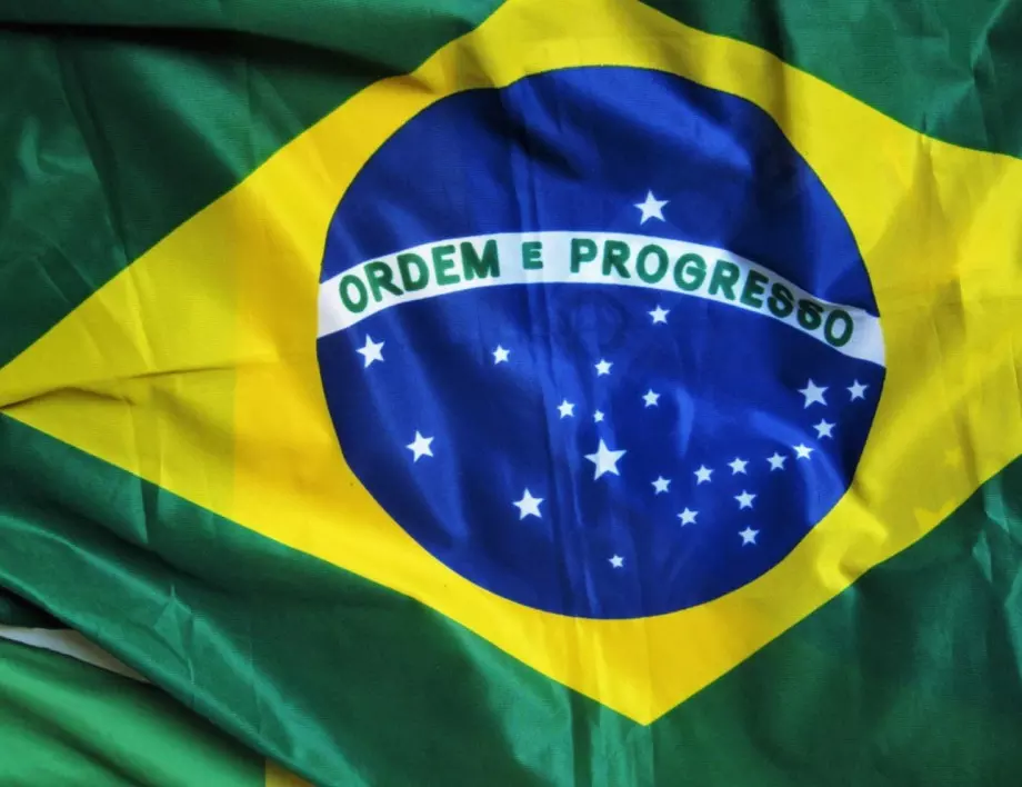 Бразилският министър на здравеопазването подаде оставка след сблъсък с президента Болсонаро 