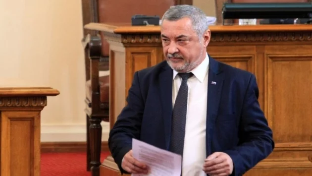 Симеонов: Протестите срещу Гешев може да преминат в метеж