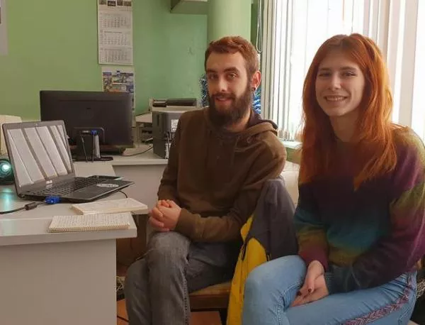 Кристина и Владимир - доброволците от Македония в читалище “Братство“