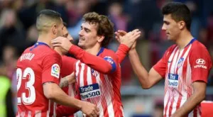 СНИМКА: Звезда на Атлетико се появи на "Бернабеу" с фланелка на Бока