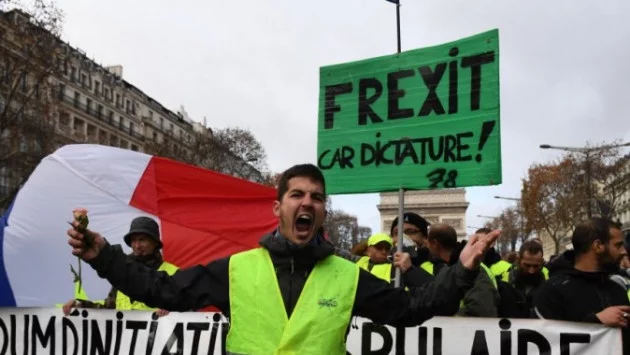Хиляди „жълти жилетки“ отново протестираха във Франция (ВИДЕО)