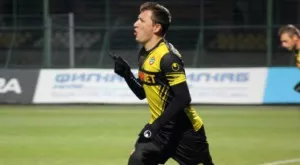 {{ otherArticle[0].article.title }}