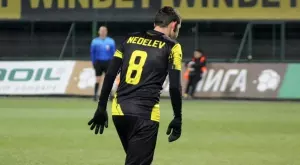 {{ otherArticle[0].article.title }}