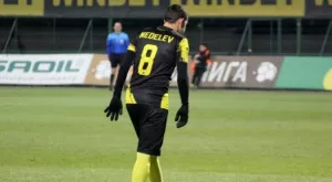 {{ otherArticle[0].article.title }}