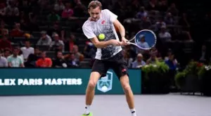 Медведев потроши ракетата си, а след това обърна Хаасе в София