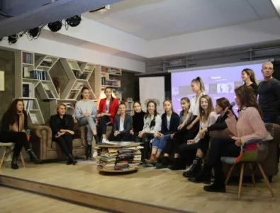 Fibank пусна благотворителен календар с момичетата от отбора по художествена гимнастика