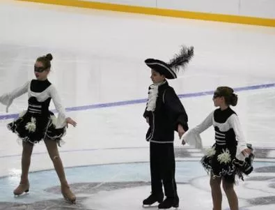 Ледените емоции в Русе продължават с шоу по фигурно пързаляне