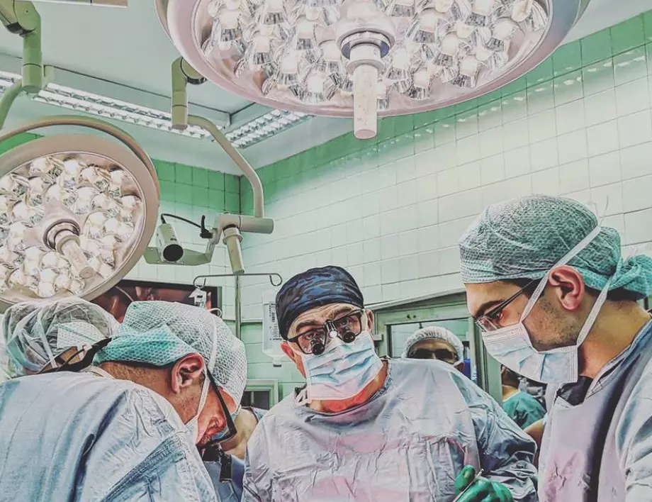 Във ВМА за пръв път извършиха сложна коремна операция 