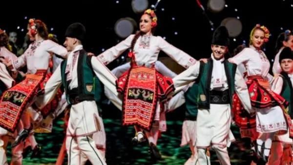 Ансамбъл “Чинари” отбеляза бляскаво 25 години от създаването си пред препълнената зала 1 на НДК 