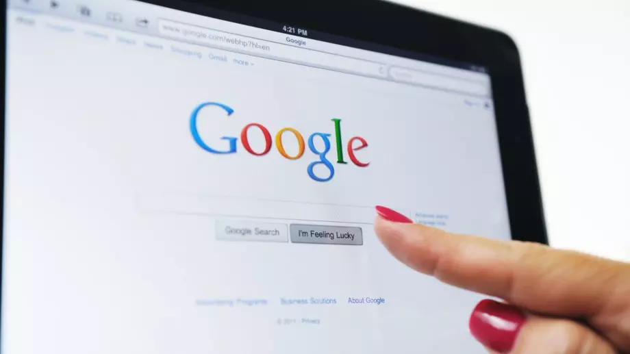 Google стартира кампания за борба с дезинформацията в Евросъюза