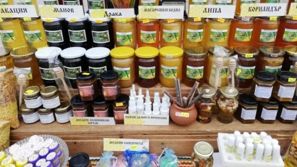 Пчелари от 22 страни идват на изложение в Плевен