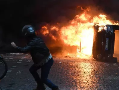 Сблъсъци между протестиращи и полиция във Франция, граждани се оплакват от репресии (ВИДЕО)