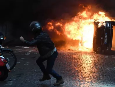 Размирици в Париж след победата на Франция срещу Мароко, 14-годишно момче загина (ВИДЕО) 