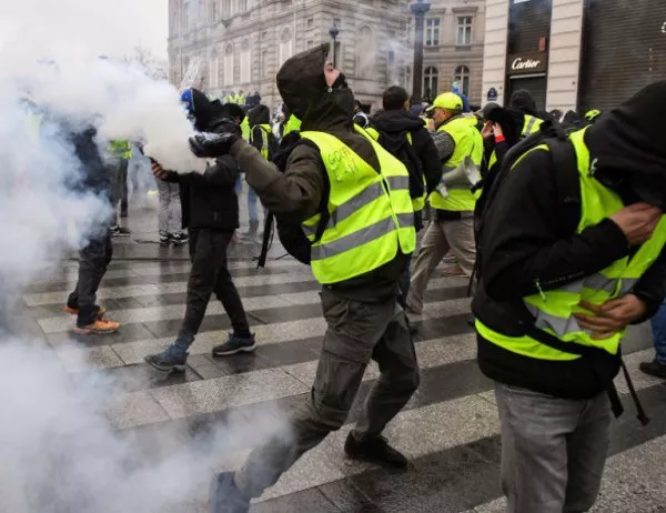 "Жълтите жилетки" подготвят за нови протести във Франция
