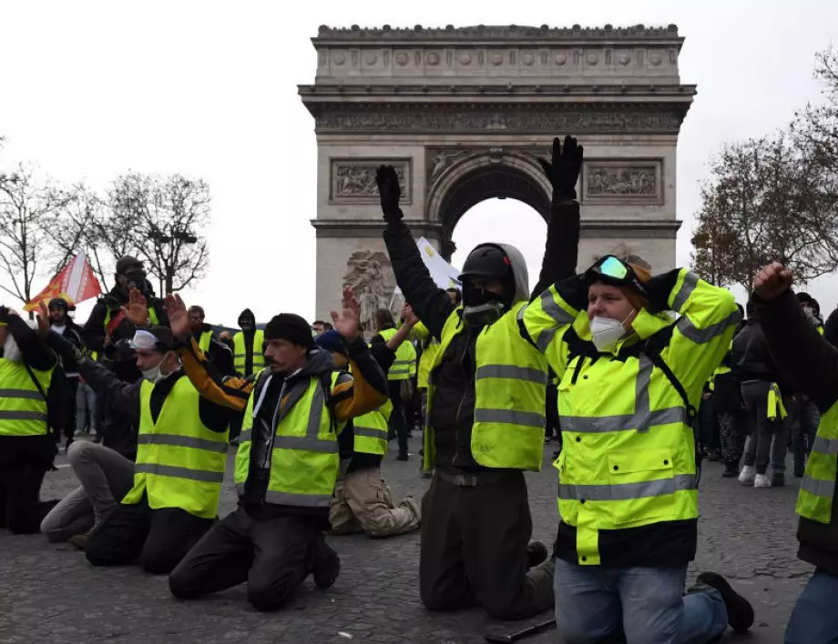 Задържаха лидера на "жълтите жилетки" в Париж 