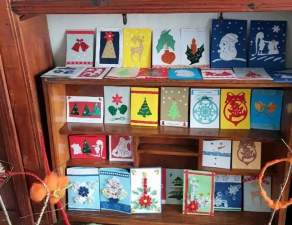 С картички на деца с увреждания община Златоград поздравява за Коледа своите партньори