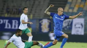 {{ otherArticle[0].article.title }}