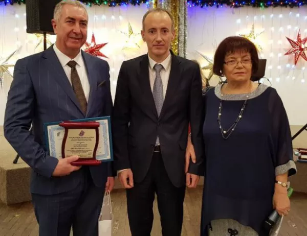 Кметът на Община Видин получи признание от Синдиката на българските учители