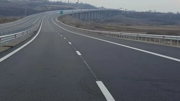 За един час се спира движението по път I-4 от Търговище до п. в. "Белокопитово"