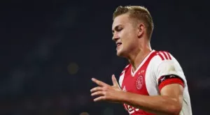 Манчестър Юнайтед се отказа от Де Лигт по изумителна причина