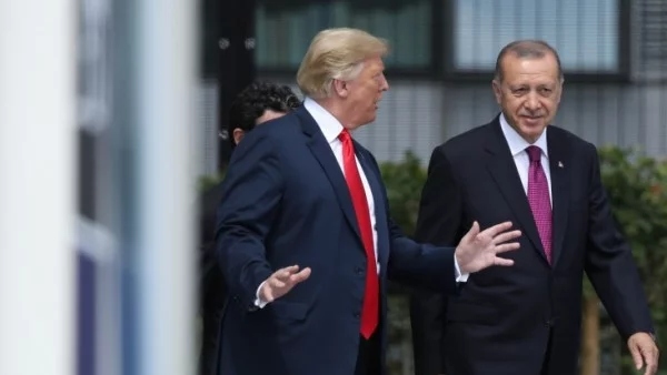 Тръмп и Ердоган вършат неща, които влизат и в нашия двор