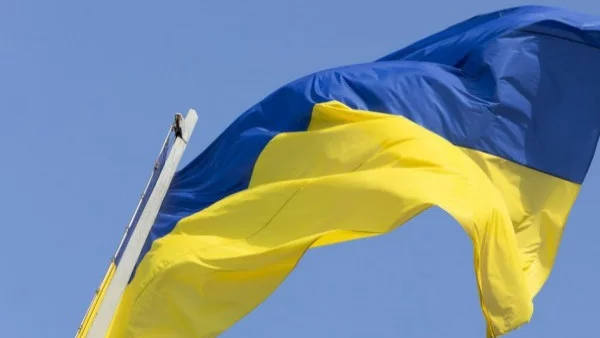 Полицията разследва украински кандидат за президент за показване на попълнена бюлетина