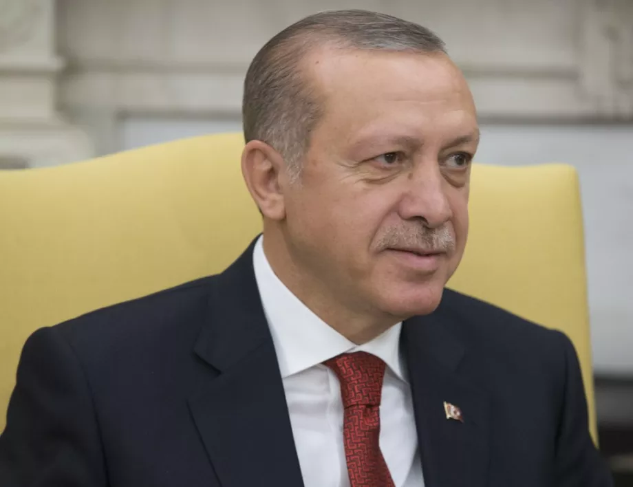 Бивш съратник на Ердоган прави нова партия