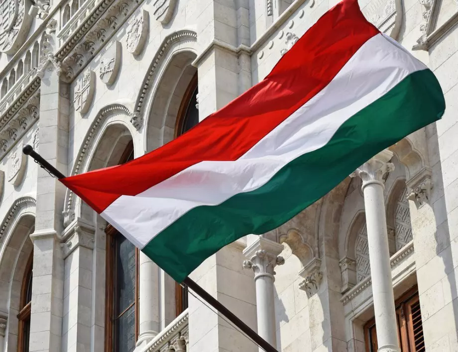Унгария ще замени полицейски час в страната