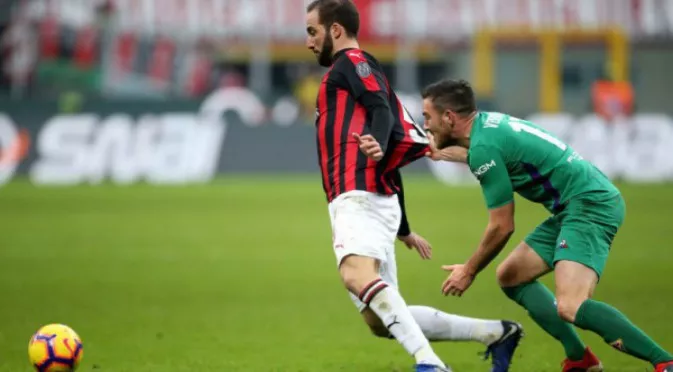 Милан се срина и срещу Фиорентина, изхвърча от топ 4