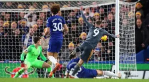 {{ otherArticle[0].article.title }}