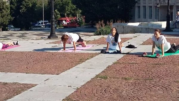 Благотворителен йога час ще осигури топъл обяд на над 100 нуждаещи се от Асеновград