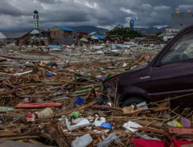 Няма данни за пострадали българи, след цунамито в Индонезия
