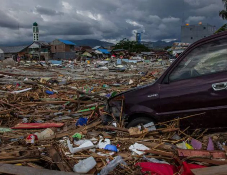 Индонезия отмени тревогата за опасност от цунами