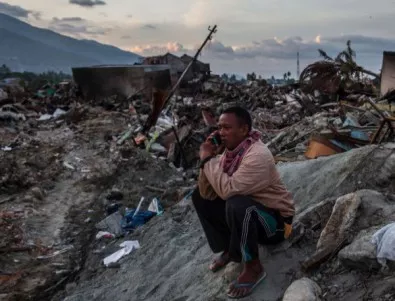 Драстично нарасна броят на жертвите, след бедствието в Индонезия*