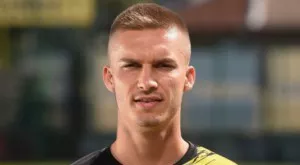 {{ otherArticle[0].article.title }}