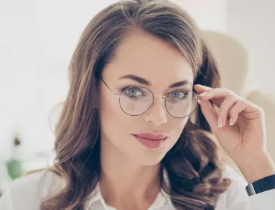 7 тайни за грим за тези, които носят очила