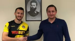 {{ otherArticle[0].article.title }}