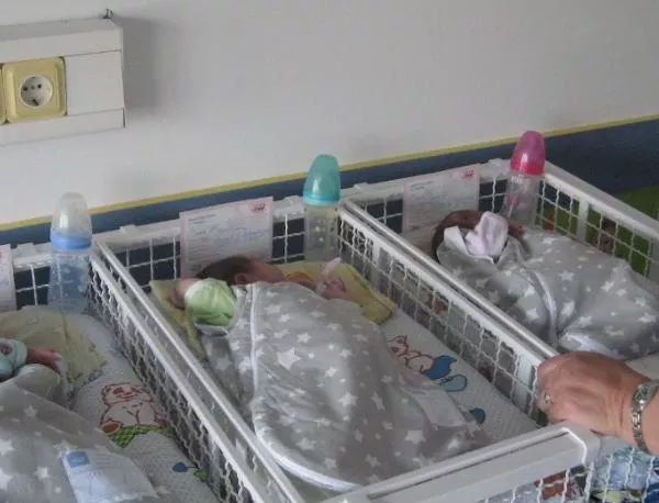 Едно новородено в пловдивска болница и едно пострадало от пиротехника дете