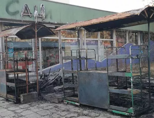 Навръх Нова година: Пожар изпепели пазар в Пловдив