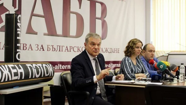 Петков: България е подложена на натиск от НАТО, нужна е наша реакция на въоръжаването на Косово