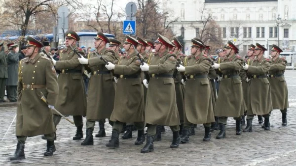 Министерство на отбраната с кампания за набиране на войници