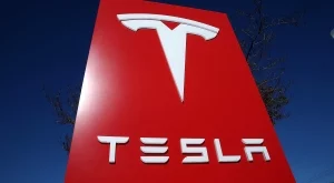 Tesla направи първа копка на гигафабриката си в Китай (Видео)