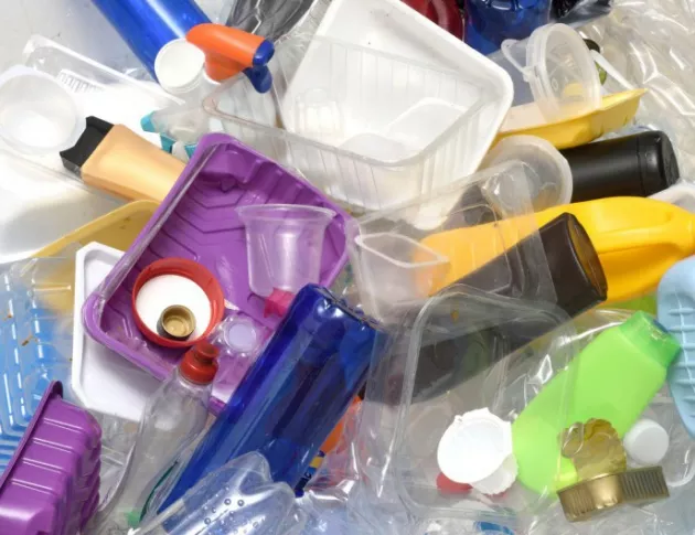 Канада забранява пластмасовите чинии, прибори и други изделия