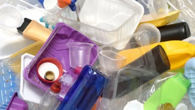Канада забранява пластмасовите чинии, прибори и други изделия