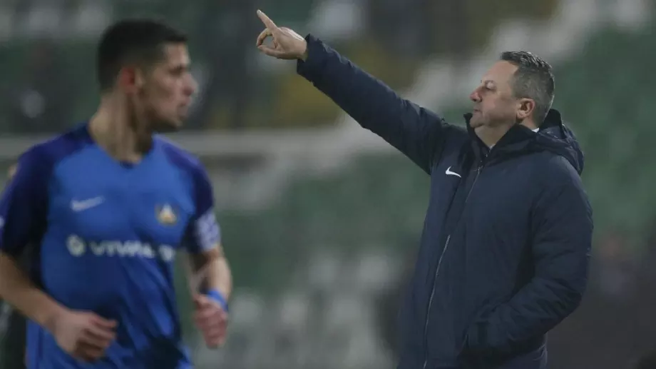 Бивш треньор на Левски: Не мога сам да се поканя, Славиша Стоянович е тотална грешка