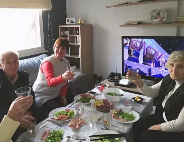 Семейство учители от Бургас вече 58 години посрещат гости на всеки Ивановден