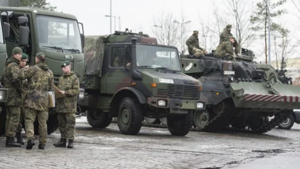 Обстрел на военната база в Кандахар, няма пострадали българи 