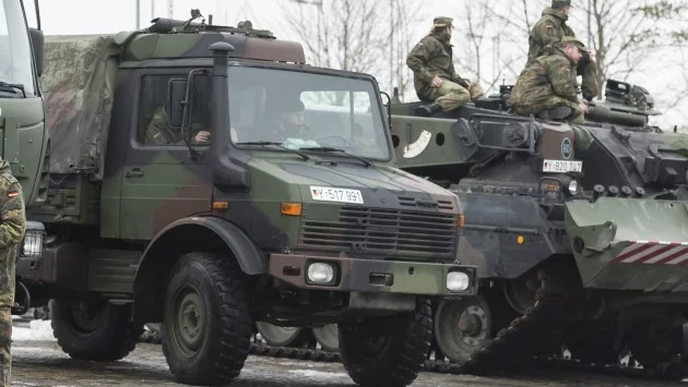 Преминаването на военна техника може да затрудни движението по пътищата