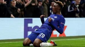 {{ otherArticle[0].article.title }}